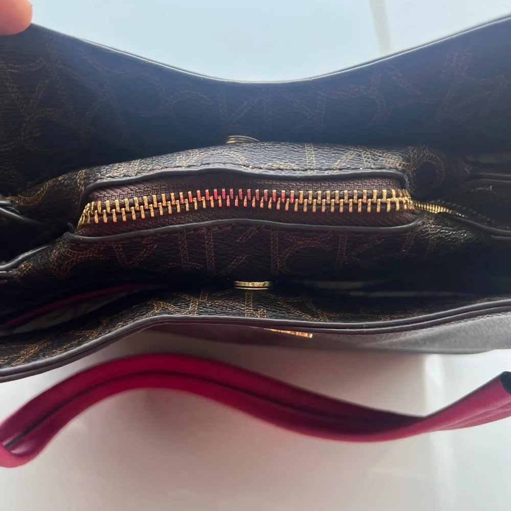 COPY - Calvin Klein purse ADORABLE - Picture 4 of 5